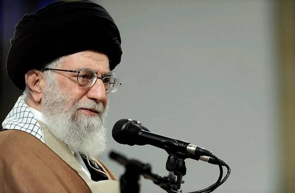 为何美国敢暗杀苏莱曼尼，却不敢对哈梅内伊动手