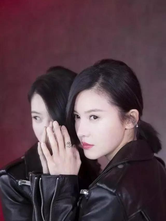 以前多有辨识度的脸啊,现在怎么也成流水线网