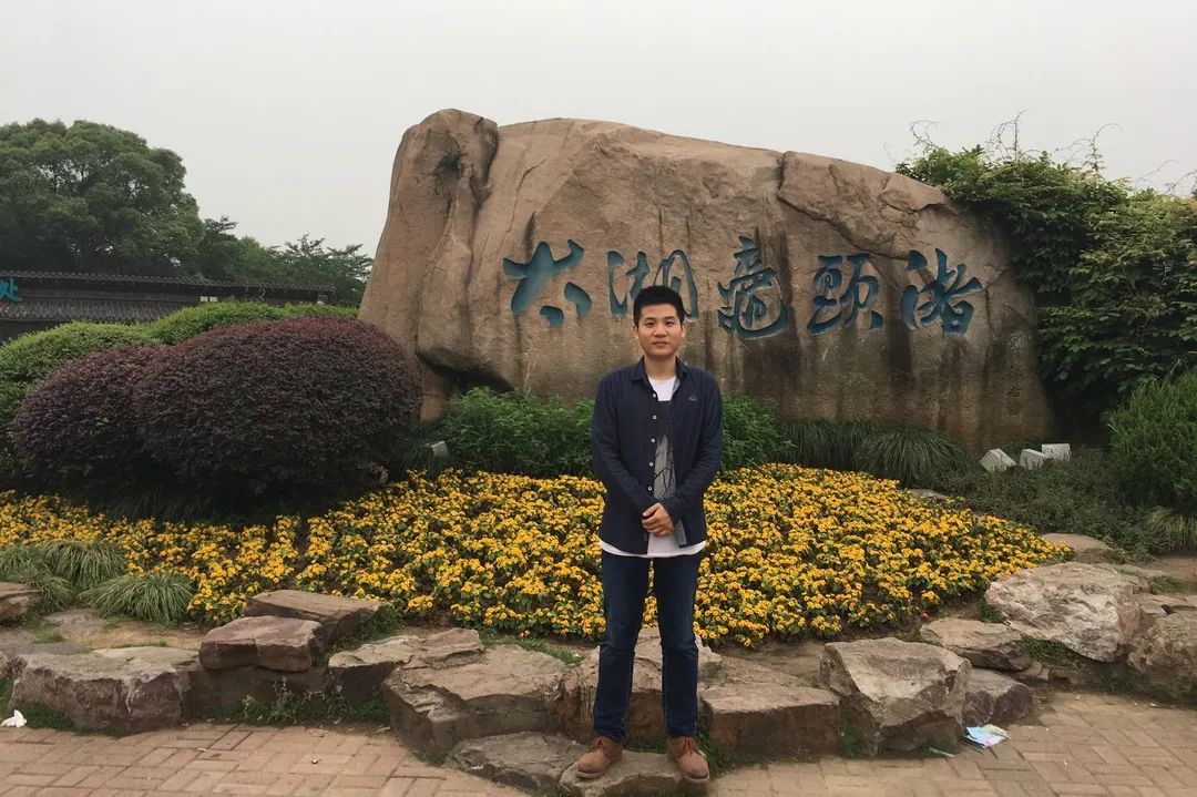 县招商服务中心党组成员,副主任 许潇