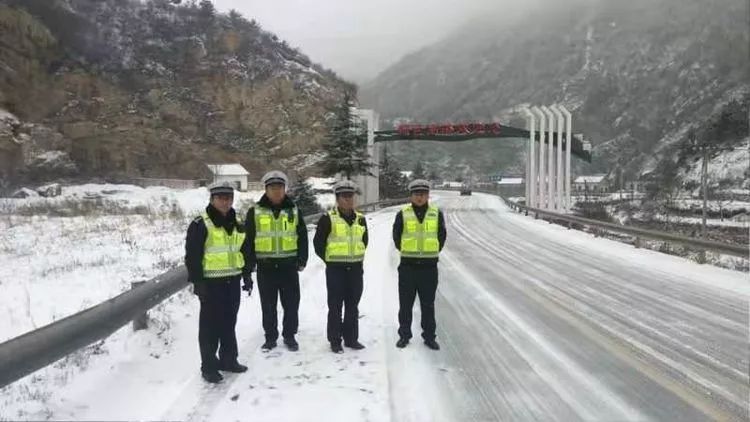 蓝小公路自驾 d3458af7ba5e4a479520cf7a263e35ce.jpeg