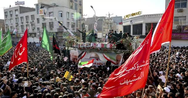 数十万人包围大使馆，复仇血旗令美军害怕