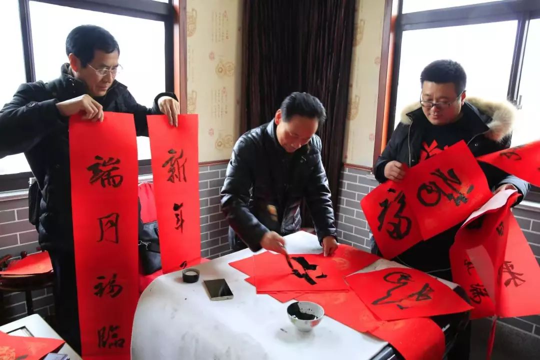 新市镇第二届年货节热闹开幕 南京芜湖马鞍山等多地游客共参与