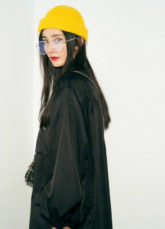 皮草搭配什么帽子 f7be0ba430534434b661e61f288fec46.jpeg