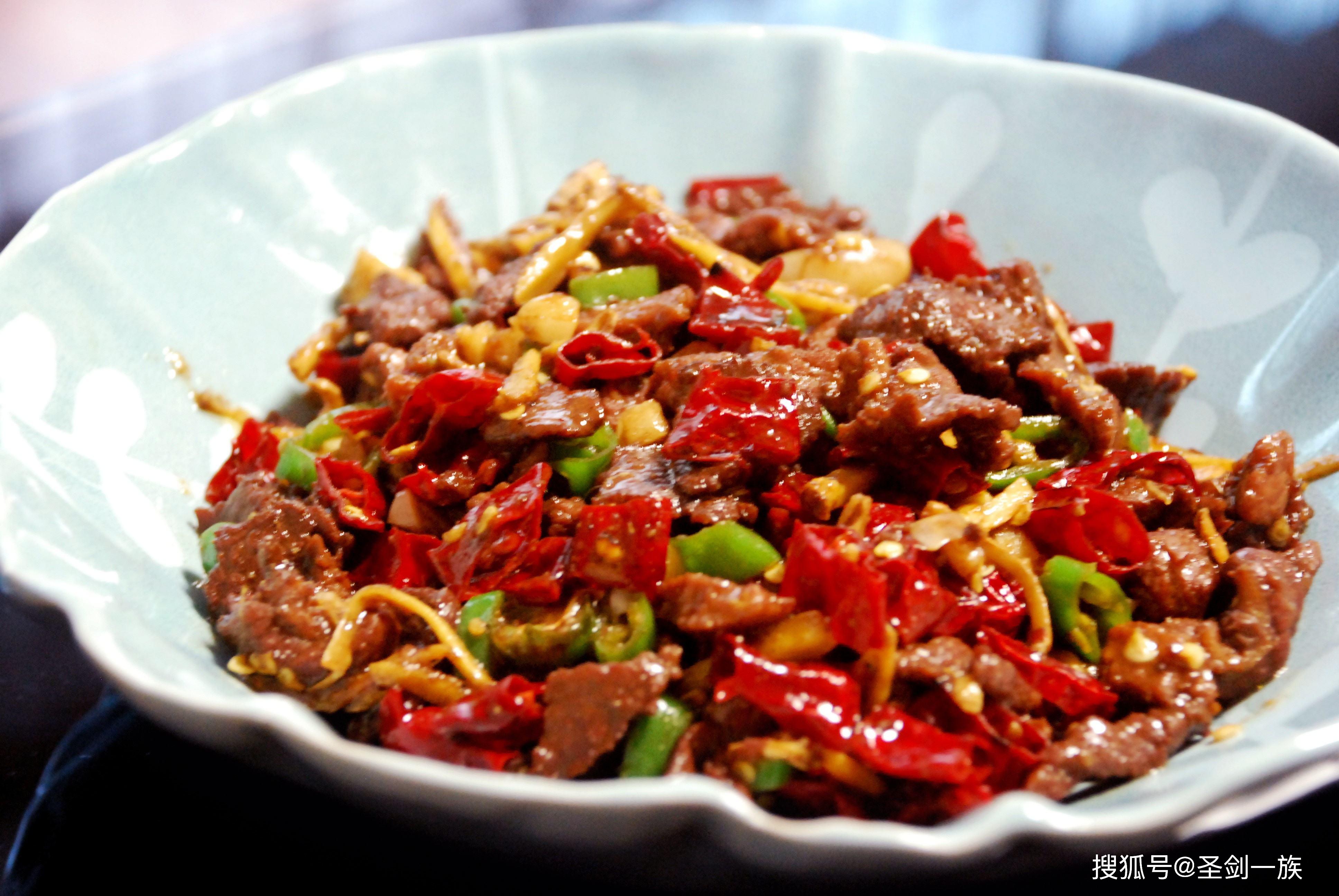 炒什么菜放辣椒酱好吃 0b10663d14af45cf8a51d3d7d285f0c2.jpeg