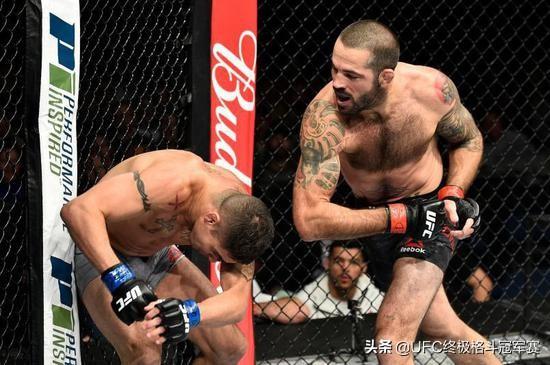 ufc十年最佳ko:巴博萨骇人后旋踢 亚尔压哨ko