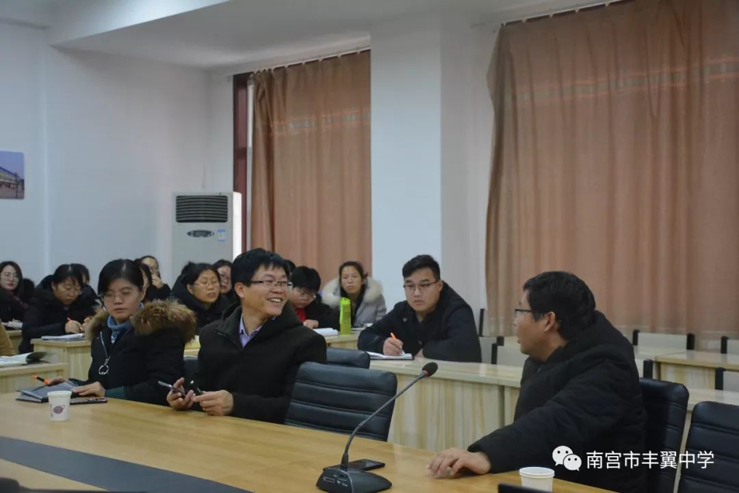 【南宫丰翼中学】:有的放矢引领成长,齐心协力推动教研