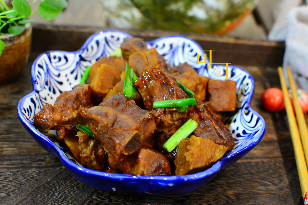 原创香糯绵软的荔浦芋头,配肉香四溢的排骨,年夜饭上有这道硬菜好赞