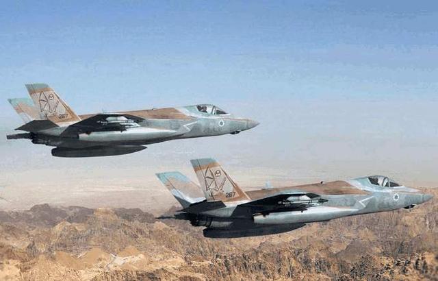 伊朗战机之王飞抵边境:它面对十倍敌机,几乎送死