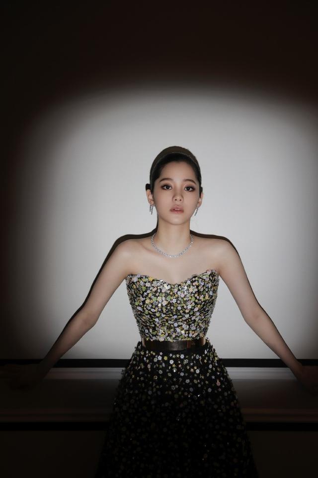 欧阳娜娜身材比例分析 550169111ed94e379cedbab3880742f7.jpeg