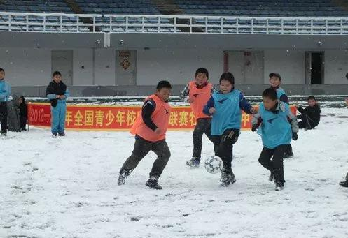 「靠谱育儿说」小寒过后，别怪咳嗽“缠上”娃，天气再冷，孩子也不能这么睡
