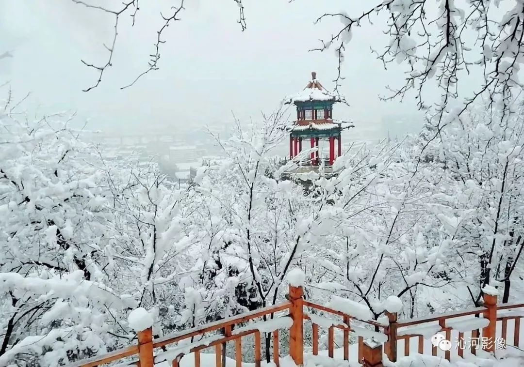 雪景怎么穿搭_雪景图片唯美