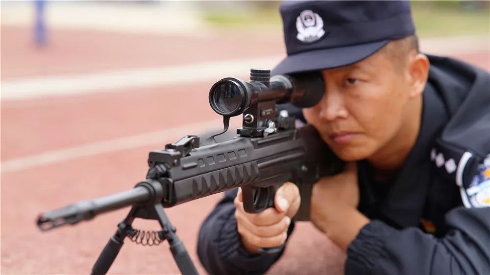 扒一扒玉林特警"家底"!这些装备太酷了~_枪械