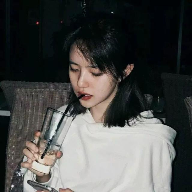 女生头像|世间万物皆是苦 可明目张胆的偏爱就是救赎