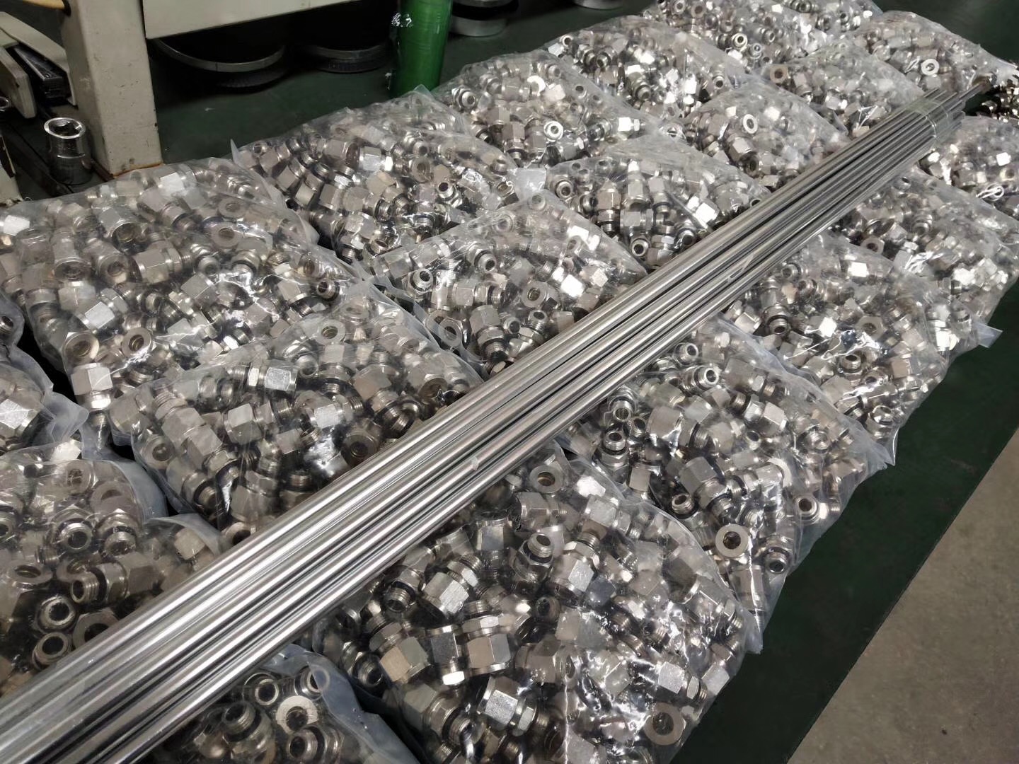 T李洋分享卡罗拉改装气动避震后备箱硬链接好