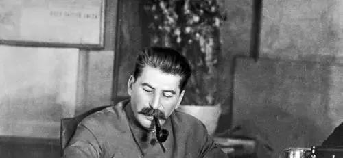 爆发|苏德战争爆发，斯大林为何处决心腹爱将巴甫洛夫？看看他干了啥