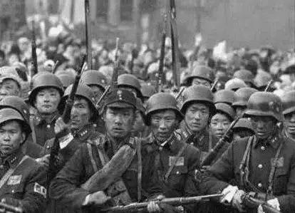 蒋介石|1945审判日本战犯时，蒋介石为何要亲自下令必须枪毙此人？