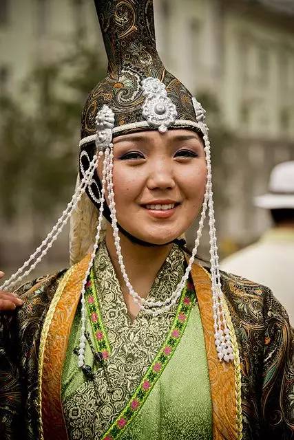 风俗文化|关于蒙古族的帽子,你了解多少?