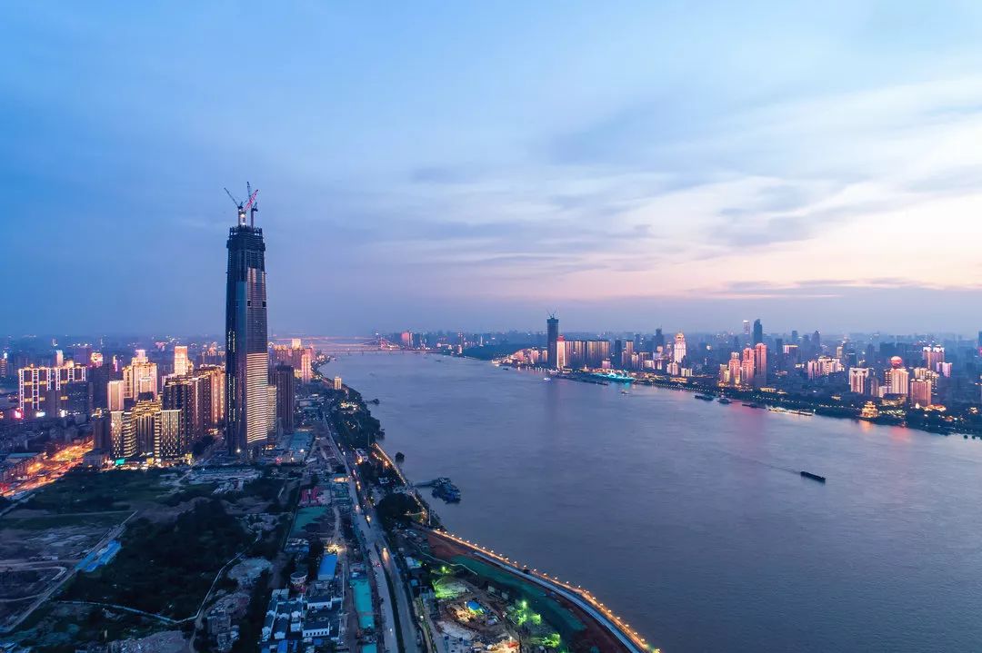 因地标而崛起,因生态而美丽|交相辉映的武汉绿地中心与月亮湾城市阳台