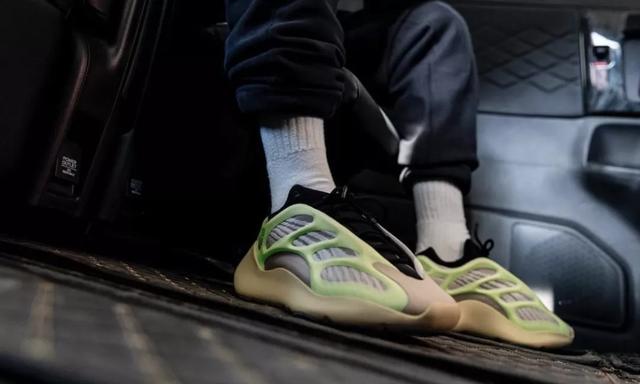 yeezy700紫薯怎么搭_yeezy500穿搭图片