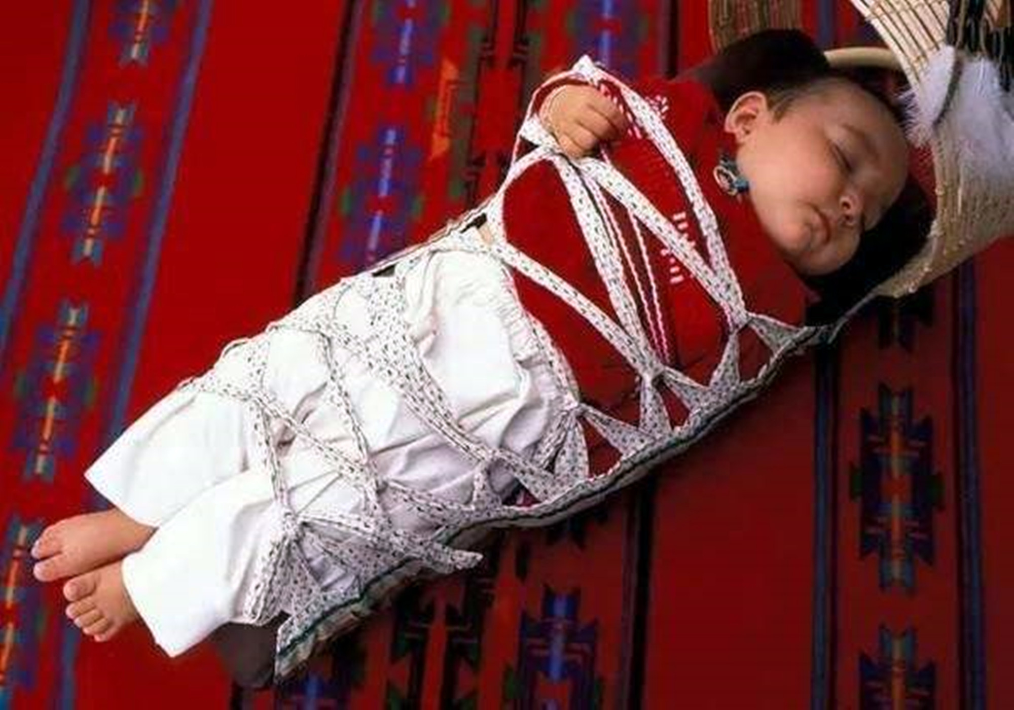 「贝贝豆育儿课堂」原创这些育儿陋习有碍宝宝腿部发育，若执迷不悟，活该你娃“小短腿”