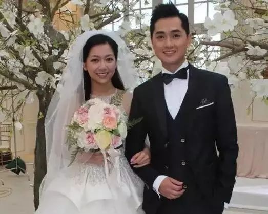 姜丽文与郑俊弘分手之后更是一振不厥,2015年