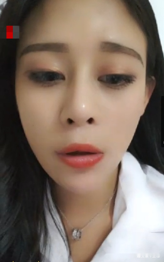 美女主播为了节目效果,给闺蜜新郎下药,并且穿