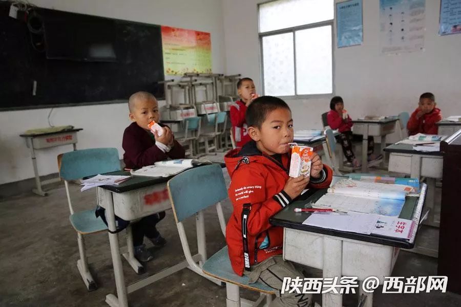哪里可以查学校老师 2b3aae20886144daa4aa3b4307e153aa.jpeg
