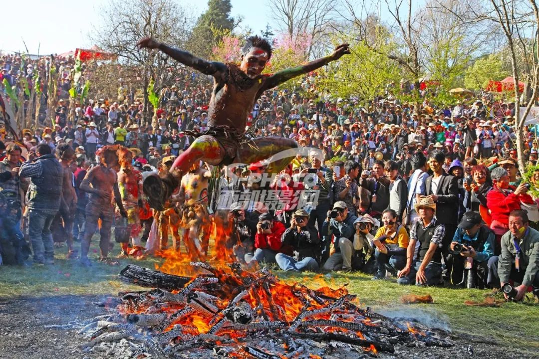 2月金色罗平元阳梯田弥勒祭火节摄影团