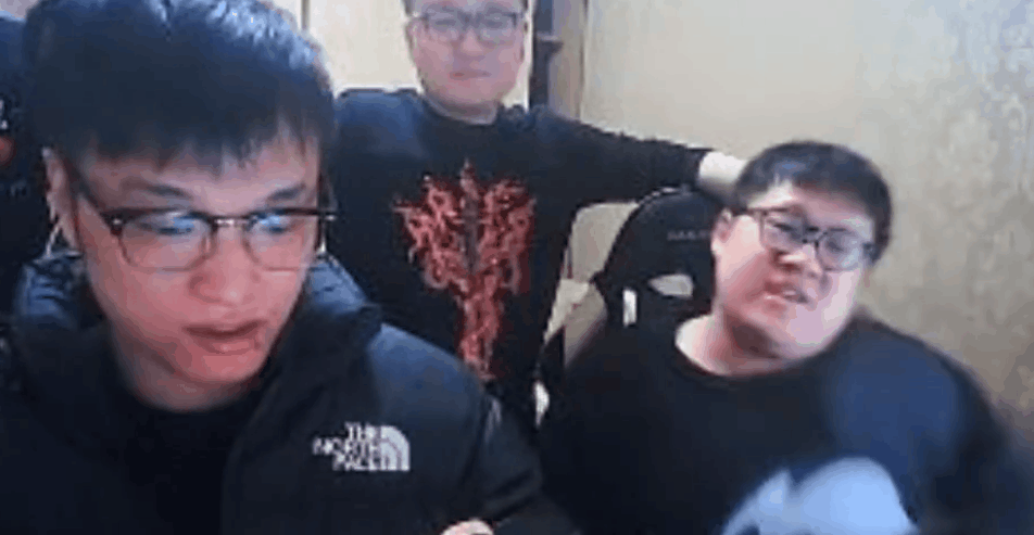 德云色kid不满直播报酬太少愤然起身离去笑笑拉都拉不住