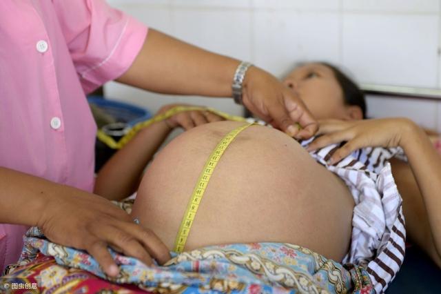 怀孕7个月孕妇肚子两边不对称，影响胎儿发育吗？这5个原因造成的_