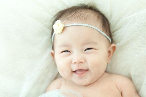 婴儿几个月长头发多 638a07fd9d7747e1a02a22a6f7e37c1c.jpeg