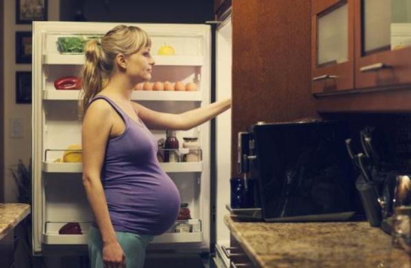 孕妇蔬菜吃得少_孕期吃蔬菜有讲究，这3种蔬菜，孕妇少吃点，胎儿会感激你