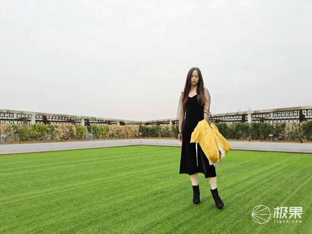 手机怎么拍人像好看远镜头 7825d303e9354331bd78af6455a2ba20.jpeg