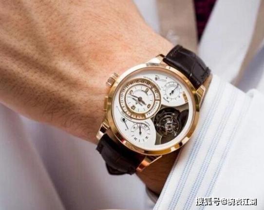 怎么装饰手表带 792e750cd60d44789b2356d8302c9a87.jpeg