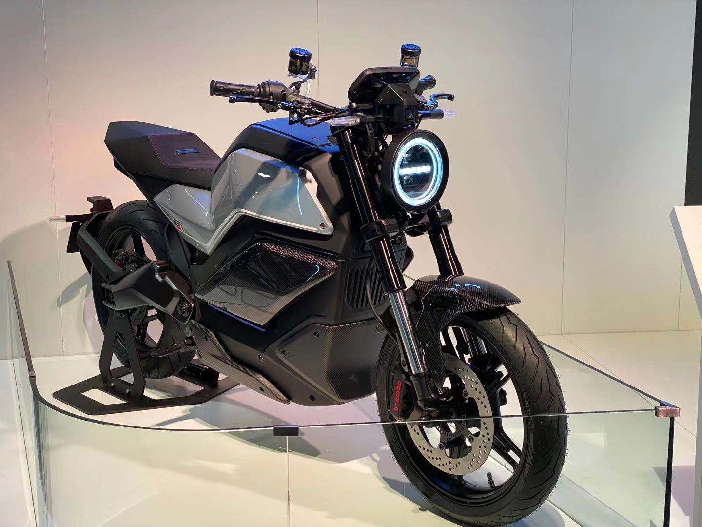 出行图赏|宝马CONCEPT LINK电动概念摩托车 智能化的出行工具-新出行