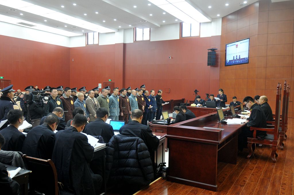 利辛法院公开审理张守胜张守德等12名被告人涉黑案