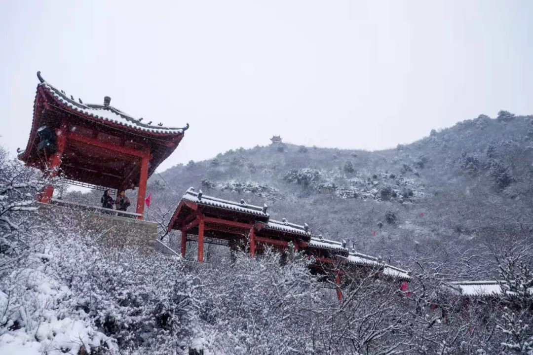 千山人口_万水千山图片(2)