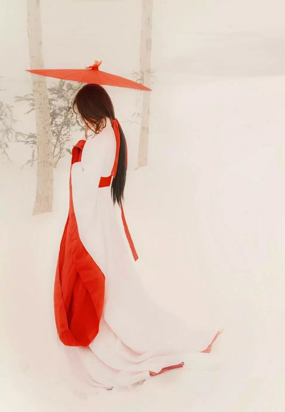 ——贺铸《青玉案》 相思而不能相见 心如莲子常含苦,愁似春蚕未断丝
