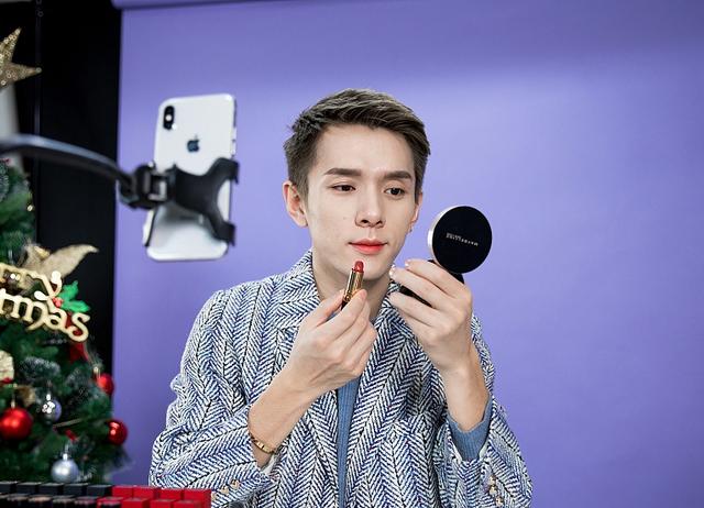 网红背后成功不能复制:李佳琦年赚2亿,李子柒1.6亿