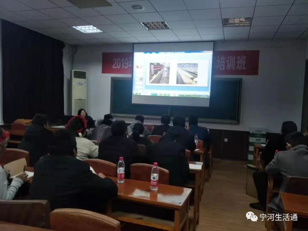 贡觉人口多少_老贡觉林宫(2)