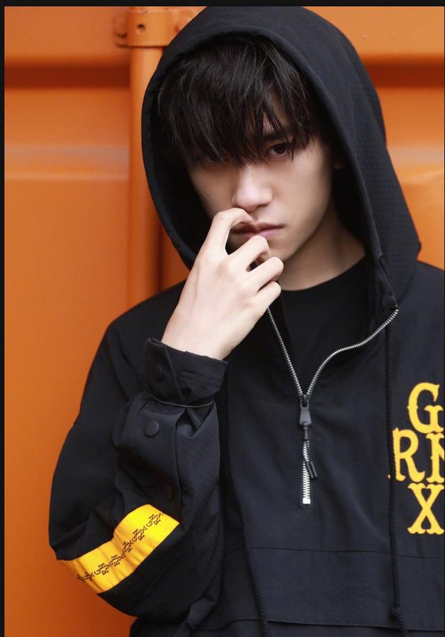 卫衣元素经久不衰 这究竟是什么神仙级的服饰