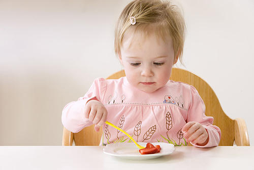[苹果营养又美味，给小宝宝吃时，需要注意哪些？]