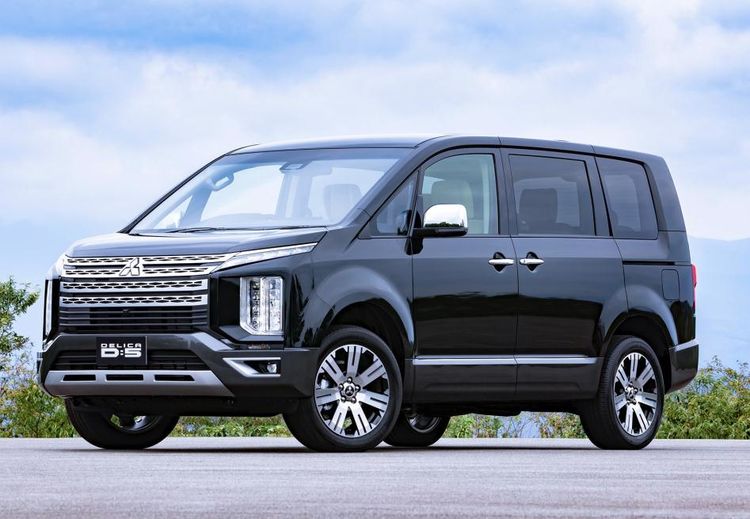 三菱帕杰罗的MPV版,170马力或四驱,可载客可