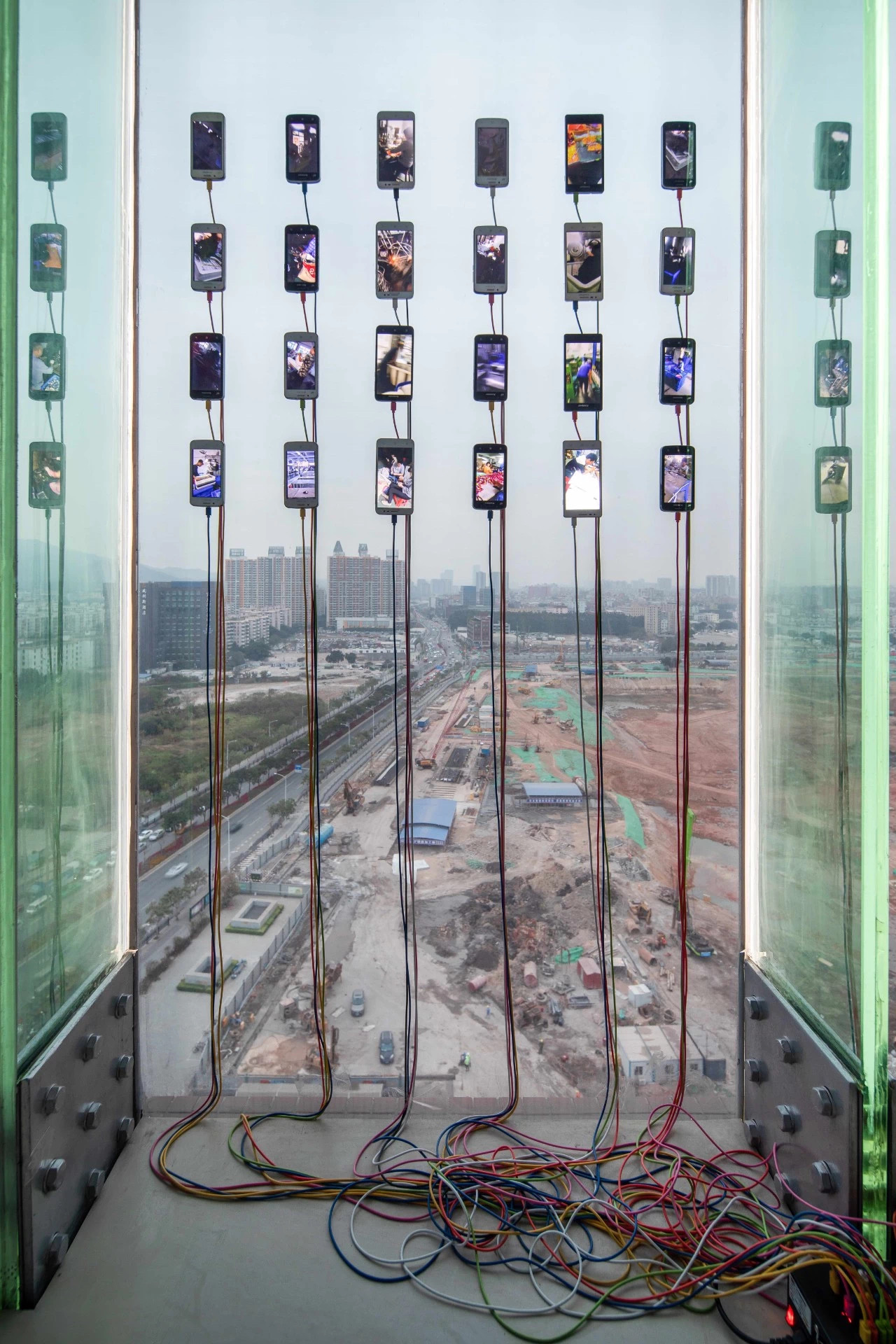 他收集900多段视频,让你看看杀马特家族残酷现实