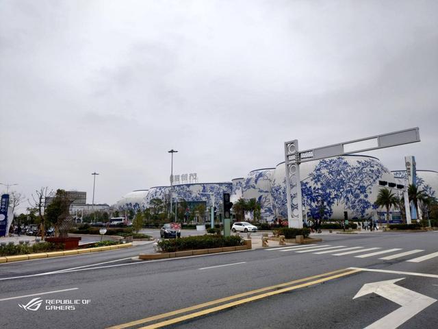 怀疑人生?华硕ROG手机2评测:连赢N盘游戏,靠的不只是120Hz