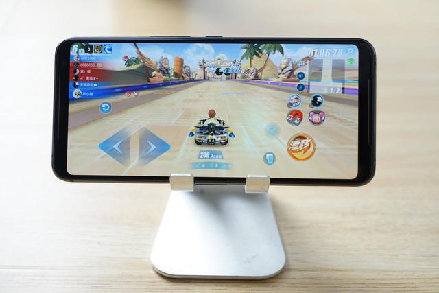 怀疑人生?华硕ROG手机2评测:连赢N盘游戏,靠的不只是120Hz