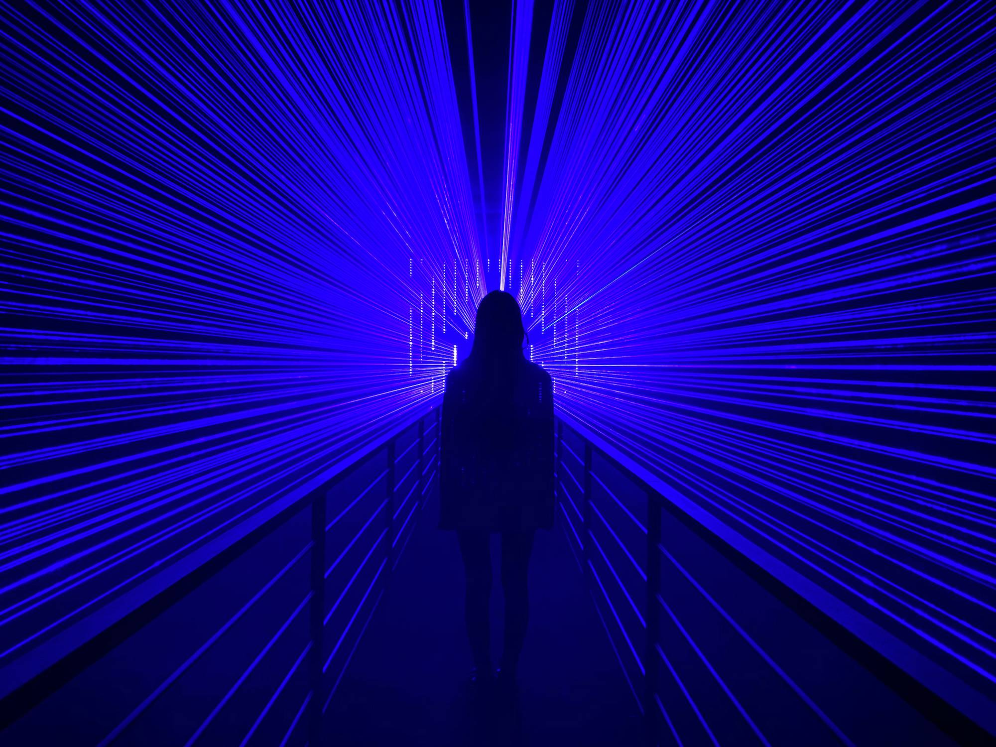 早报 | 苹果启动 iPhone 夜间模式摄影大赛 \/ 微信