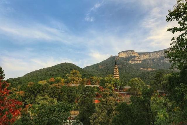 千年古刹灵岩寺，引得历代文人墨客驻足游赏