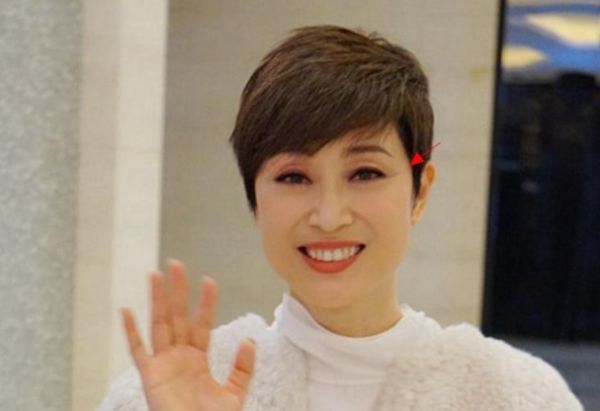 被骗走“巨额”钱财的4位女星, 李小璐算一位,