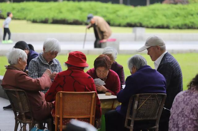 无论贫穷富贵，养老都得靠运气